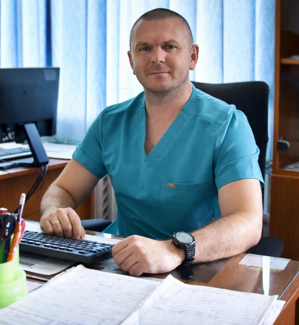 Судинний хірург Губченко Артем Вікторович лікар першої категорії, спеціалізується на лікуванні захворювань судин.